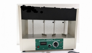Appareil de test de réacteurs en verre avec agitateur à quatre broches, contrôle numérique du régime (RPM), instrument électrique de classe I pour usage hospitalier. - Product Image 2