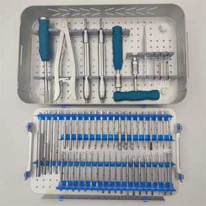 Kit d'extraction de fixation interne de qualité supérieure, ensemble d'instruments chirurgicaux orthopédiques pour l'élimination des vis cassées avec lames et vis - Product Image 3