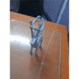 Sculpture Moderne de Renne en Métal Faite à la Main, Figurine de Cerf Argentée, Décoration d'Intérieur, Ornement Animalier de Luxe pour Table et Bureau (Vente en Gros) - Product Image 1