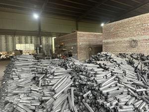 Charbon de bois de sciure de bois dur 100% vietnamien - Briquettes fabriquées à la machine en gros - Charbon de barbecue de haute qualité, temps de combustion de 4 à 6 heures - Product Image 4