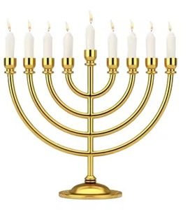 Menorah en métal exclusif à 9 bras, élégant chandelier décoratif pour l'intérieur - Product Image 6