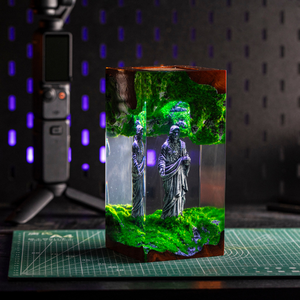 โคมไฟอีพ็อกซี่แบบกำหนดเอง, โคมไฟเรซิ่นอีพ็อกซี่, โคมไฟเรซิ่นอีพ็อกซี่สั่งทำ, โคมไฟงานศิลปะจากเรซิ่นและไม้, ไฟกลางคืนสั่งทำ, ของขวัญทำมือ, ของขวัญวันเกิด - Product Image 2