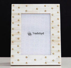 Marco de Fotos Artesanal con Incrustaciones de Hueso, Acabado Brillante, Decoración Premium para el Hogar por Tradebyd - Product Image 2