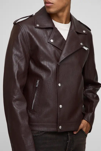 Blouson de motard en cuir véritable pour homme, coupe-vent, col mandarin, fermeture éclair asymétrique, revers à boutons-pression, épaulettes, poches zippées, logo personnalisé - Product Image 3