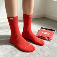 Chaussettes de skateboard personnalisées de luxe en gros, motif jacquard, chaussettes en coton hip-hop, chaussettes de créateur streetwear, chaussettes athlétiques