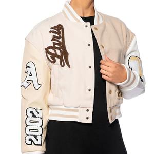Chaqueta Corta de Béisbol Varsity Personalizada de Fábrica para Mujer, 100% Lana, con Bordado Chenille, Estilo Urbano - Product Image 5