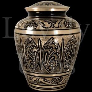 Urnas funerarias ornamentadas en negro y latón, grabadas, en 2 tamaños, medianas para adultos, para guardar cenizas como recuerdo. - Product Image 2