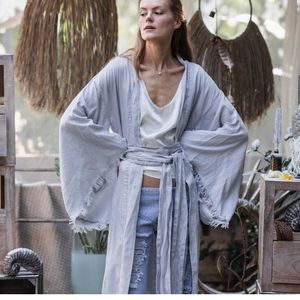 Kimono en lin gris pour femme, robe longue en lin, cardigan bohème, kimono d'inspiration japonaise, tunique ceinturée, kimono cardigan grande taille - Product Image 2