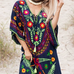 ชุดคลุมชายหาดผ้าฝ้ายปักลายหรูหรา 100% |   เสื้อคลุมสไตล์โบฮีเมียนประดับพู่สำหรับใส่เดินเล่น |   ชุดรีสอร์ทฤดูร้อนคอวีสุดหรู น้ำหนักเบา - Product Image 1