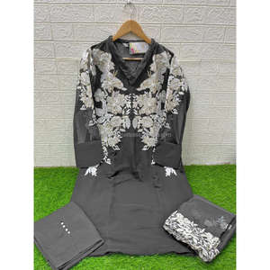 Colección Fabzone en TUNIC & Cigarette Duptta… - Product Image 6