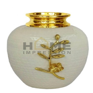 Jarrón de Flores Contemporáneo de Metal Hecho a Mano, Diseño de Hojas en Color Blanco Dorado, Decoración de Mesa para el Hogar y Hoteles a Bajo Precio - Product Image 1