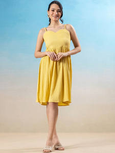 เดรสสีเหลืองลายพิมพ์เอง ทรงเข้ารูป คอวี แขนสั้น จับจีบระบายชายกระโปรงตรง เอวธรรมชาติ เป็นมิตรต่อสิ่งแวดล้อม - Product Image 3