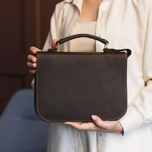 Étui de protection en cuir Adimani pour Bible avec fermeture éclair et logo personnalisé en relief, pochette de voyage chrétienne – Vente en gros - Product Image 1