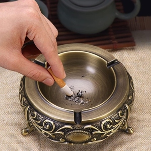 Cenicero Cuadrado de Aluminio Estilo Americano Vintage, Portátil, para Cigarros/Cigarrillos, Resistente al Viento, Decoración para Hogar/Oficina/Bar - Product Image 5