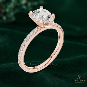 Anillo de compromiso atemporal con perla cultivada en laboratorio, banda de hombro delgada con micro pavé, engaste central de múltiples puntas, diseño de joyería fina de oro macizo - Product Image 5