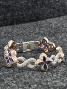 Pulsera de Plata 925 Chapada en Oro Rosa con Flor y Moissanita Certificada IGI, Diseño de Cadena de Lujo, Regalo para Mujer, Joyería para Uso Diario - Product Image 1