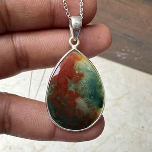 Colgante de piedra de sangre con corte rosa, plata de ley 925, collar de piedras preciosas hecho a mano, joyería minimalista y delicada, regalo para ella - Product Image 1