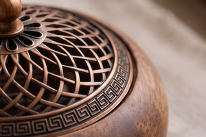 Porte-encens en bois naturel, brûleur rond en bois de manguier avec couvercle en treillis métallique et récupérateur de cendres - Product Image 5