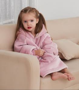 Couverture portable surdimensionnée en coton 100 % écologique avec capuche et manches bouffantes pour enfants de 2 à 6 ans - Product Image 5