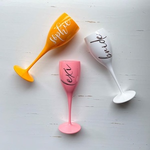 Nouvelles Flûtes à Champagne Réutilisables Élégantes de 150 ml – Personnalisables, Multicolores, en Plastique, Idéales pour Célébrations, Mariages et Vins - Product Image 4