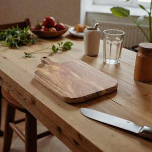 Tabla de Cortar de Madera de Primera Calidad, 1.3 cm de Grosor, Diseño Duradero, Fácil de Limpiar, No Tóxica, Apta para Lavavajillas, Forma Rectangular para - Product Image 1