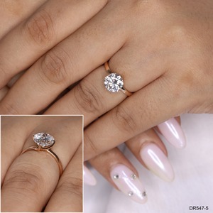 Bague empilable classique pour femme en or blanc 14 carats sertie de diamants de laboratoire, pierres latérales taille brillant rond, certifiée IGI, cadeau - Product Image 1