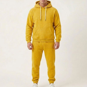 Chándal con pedrería para hombre con chaqueta de cremallera completa, pantalones a juego y tela suave para uso diario en la calle. - Product Image 1