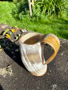 Mug authentique fait main en corne de vache Viking, écologique, style médiéval, pour bière/ale et hydromel, idéal pour la décoration intérieure et les cadeaux - Product Image 2