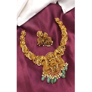 Elegante conjunto de collar y aretes chapados en oro antiguo de primera calidad para bodas, compromisos, fiestas y uso religioso para mujeres. - Product Image 1