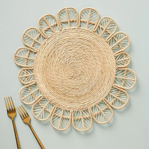 New Arrival 2026 Scalloped Rattan Placemat and Charger <b>Plates</b> From Vietnam Factory for Dining Table Set of <b>Mats</b> & Pads - Product Image 3