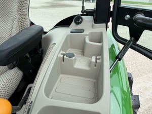 Tractor Compacto de Servicio Pesado 2026 3039R Z222672 de Alto Rendimiento para Suministro a Granel - Product Image 2