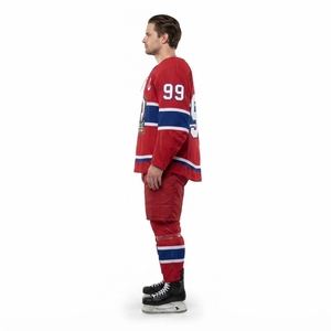 Maillot de hockey pour hommes adultes en maille aérée 100 % polyester, col en V traditionnel à lacets, uniforme de hockey sur glace rayé style Heritage en sergé. - Product Image 3