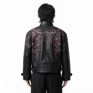 Chaqueta de cuero estilo punk para hombre con bordado floral y cadenas, corte regular, cuello vuelto, para otoño - Product Image 2