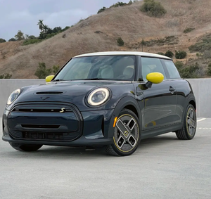 El Mini Cooper Eléctrico 2025 es un hatchback totalmente rediseñado de nueva generación, impulsado por batería, construido sobre una plataforma EV dedicada. - Product Image 4