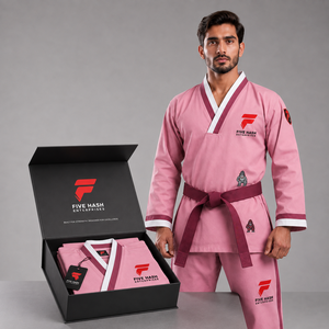 Combinaison de taekwondo double V premium offrant une excellente mobilité, un port confortable et des performances durables pendant l'entraînement. - Product Image 5