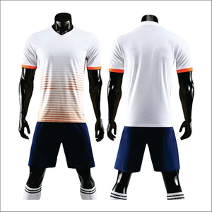 Ensemble de maillots de football unisexes personnalisés à séchage rapide 180g coupe ajustée, tenue d'entraînement en gros par sublimation, incluant les uniformes de club - Product Image 6