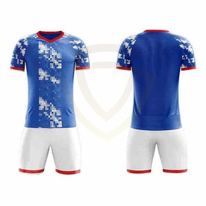 Nouveaux uniformes de football respirants à sublimation, dernière arrivée, fabrication directe d'usine, design OEM, vêtements d'équipe, uniformes de football - Product Image 1