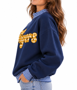 Sudadera de cuello alto personalizada al por mayor para mujer, con apliques bordados estilo universitario, cuello acanalado, forro polar de invierno - Product Image 5