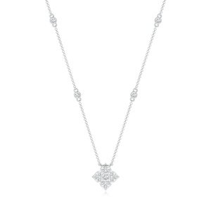Colgante de Diamante Cultivado en Laboratorio con Corte Redondo y Diseño Floral de Trébol, con Detalles en Bisel, en Oro de 10K, 14K, 18K, Plata de Ley 925 y 935 - Product Image 1