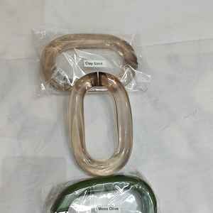 ขายส่งของตกแต่งผนังแบบโซ่เชื่อมต่อทำจากเรซิ่นใสที่เป็นมิตรกับสิ่งแวดล้อมและปรับแต่งได้ - Product Image 6