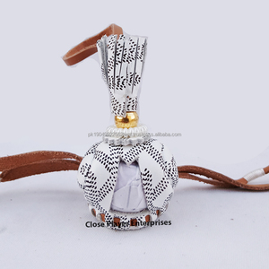 Colgante de Dubái, regalos de Turismo de Doha para mujer, llavero con capucha de cetrería, bolso de cuero, decoración, juego de caza, llamada para damas - Product Image 4