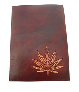 Carnet en cuir véritable de haute qualité, fait main, avec couverture en feuilles de chanvre recyclées, gaufré, couleur marron - Product Image 1