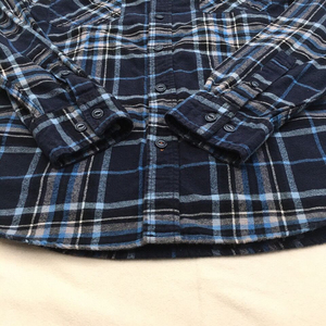 เสื้อเชิ้ตผ้าสักหลาดแขนยาวลายสก๊อตสไตล์ลำลองคลาสสิกสำหรับผู้ชาย นุ่มสบาย ใส่ได้ทุกวัน ทุกฤดูกาล - Product Image 6