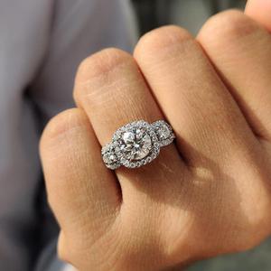 Anillo de compromiso de oro macizo con doble halo de diamantes de corte redondo, anillo nupcial con pavé, estilo halo acolchado, joyería de lujo para boda, regalo para ella - Product Image 2