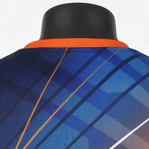 Camiseta de Manga Corta con Cuello Redondo y Estampado Geométrico Azul y Naranja para Hombre, de Secado Rápido, Tejido de Punto, Corte Ajustado, Estilo Deportivo - Product Image 5
