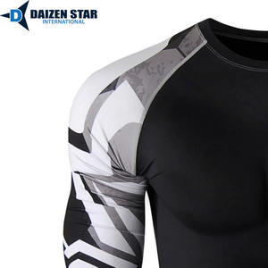 Camiseta de Protección Solar de Alto Rendimiento con Sublimación UPF50 |   Transpirable y de Secado Rápido |   Camiseta Deportiva Ajustada Resistente a la Decoloración - Product Image 5