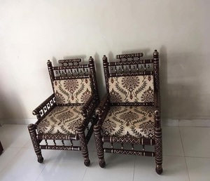 Juego de Sillas de Madera Sólida de Lujo para Sala de Estar con Cojines Gruesos, Patas Estables y Aspecto Elegante para Interiores Clásicos - Product Image 2