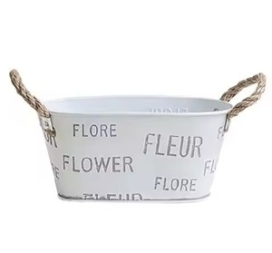 Pot de fleurs en métal avec poignées en corde, motif floral, blanc, forme ovale, pour usage intérieur et extérieur. - Product Image 1