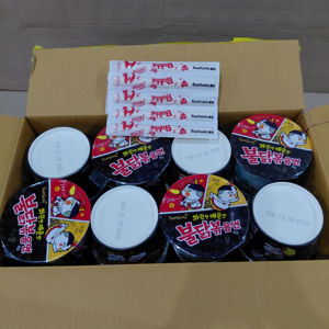 Nouilles épicées au poulet Samyang Buldak Bowl Noodles Original en vrac, conditionnées en cartons pour les distributeurs alimentaires et la vente en gros - Product Image 3