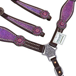 Juego de cabezada y pechera de cuero estilo western con conchos rosas brillantes, tachuelas plateadas y estampado holográfico rosa - Product Image 4